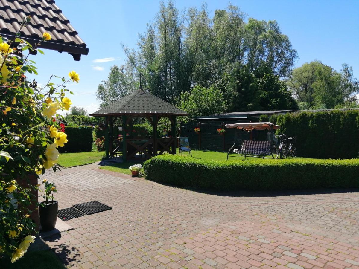 Apartamento Ogrodowe Zacisze Stegna  Exterior foto